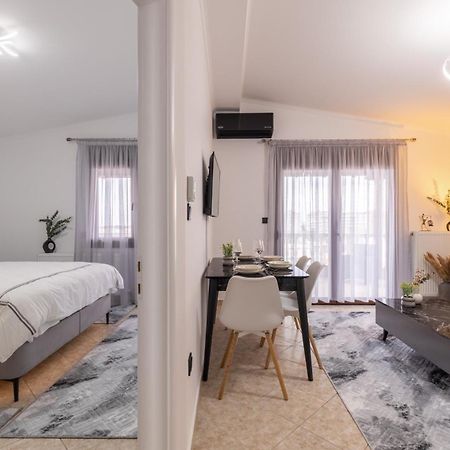 Luxury Central Apartment 2 Xanthi Bagian luar foto